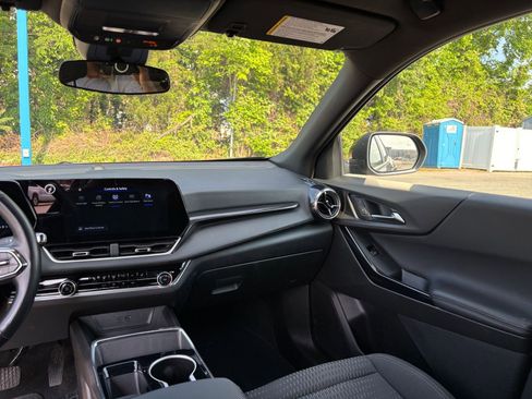 Used 2025 Chevrolet Equinox LT FWD image 35