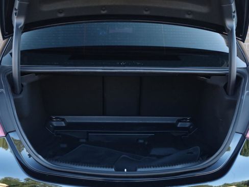 Used 2022 Mercedes-Benz C 300 Sedan image 10