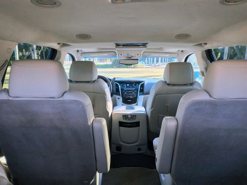 Used 2016 Cadillac Escalade Luxury AWD/4WD image 54