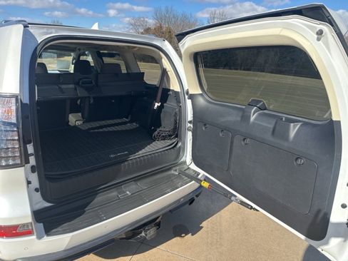 Used 2023 Lexus GX 460 Premium image 27