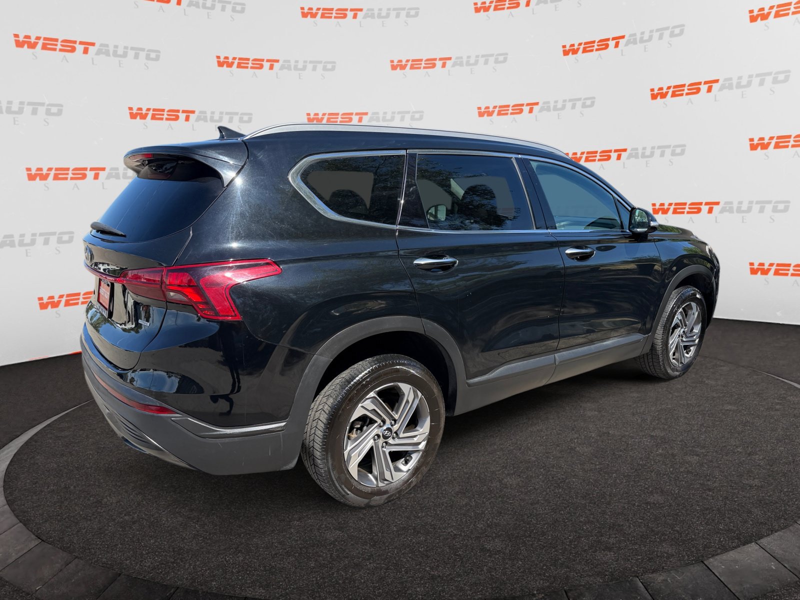Used 2023 Hyundai Santa Fe SEL AWD/4WD image 5