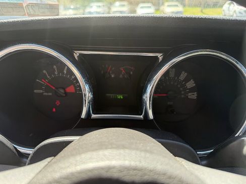 Used 2005 Ford Mustang Premium image 14