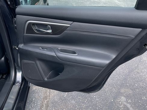 Used 2013 Nissan Altima 3.5 SL w/ Technology Pkg FWD image 22