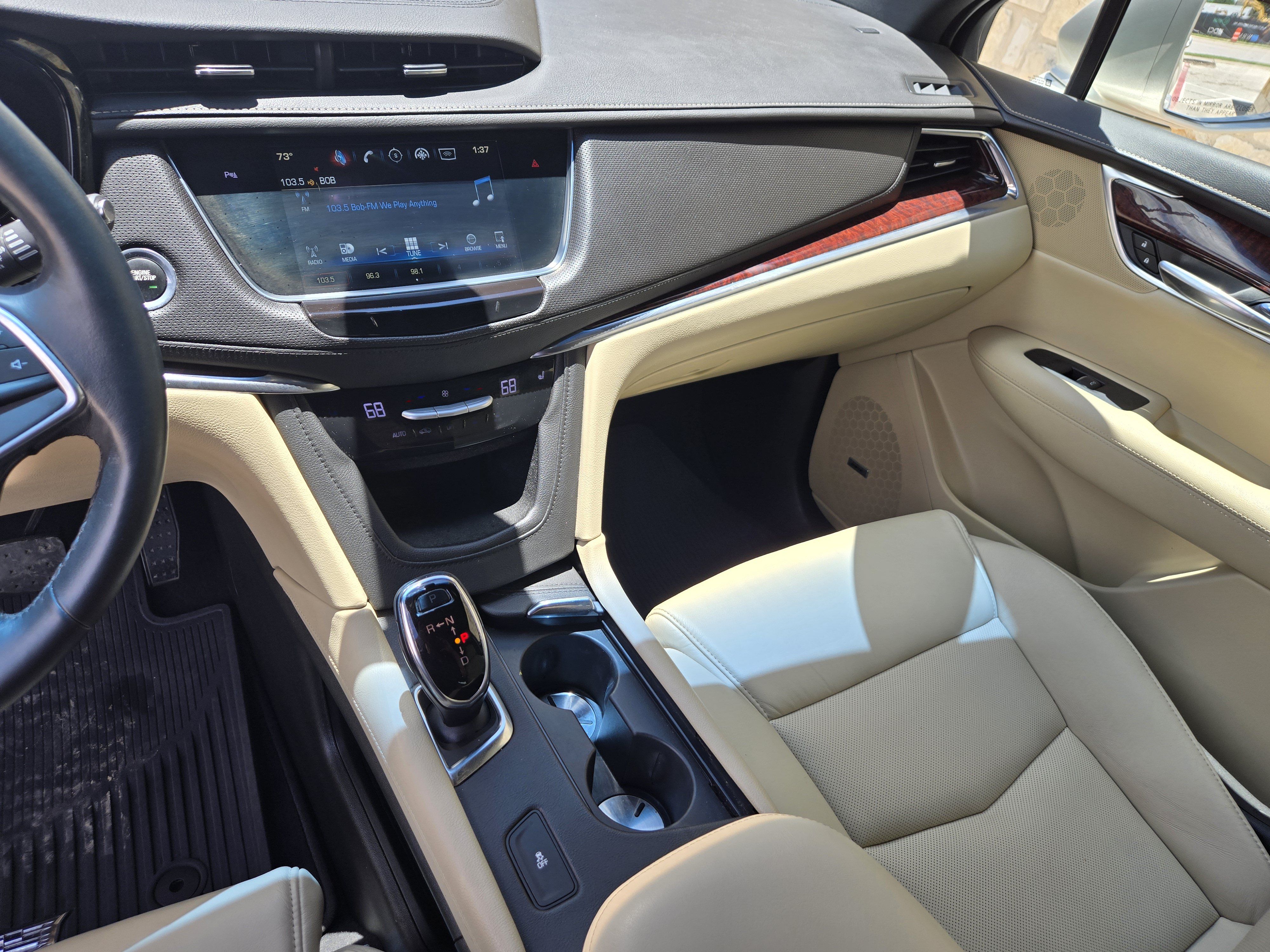 Used 2017 Cadillac XT5 Luxury w/ Driver Awareness Package FWD image 13