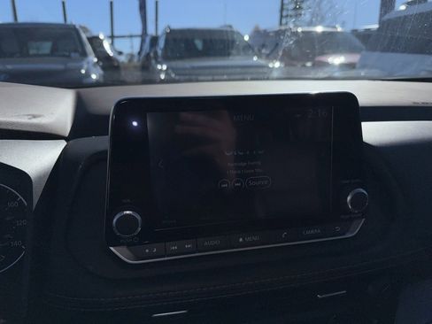 Used 2023 Nissan Rogue SV w/ SV Premium B Package image 8