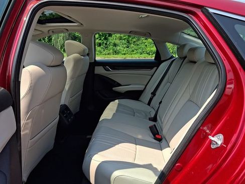 Used 2022 Honda Accord EX-L image 10