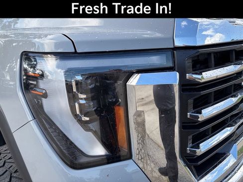 Used 2025 Chevrolet Silverado 2500 ZR2 w/ Technology Package AWD/4WD image 7