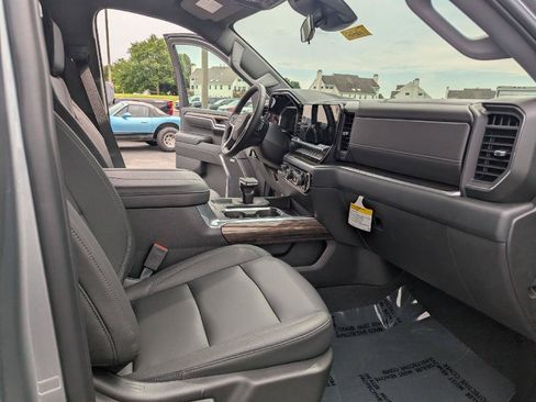 New 2027 Chevrolet Equinox LT w/ Convenience Package II AWD/4WD image 32