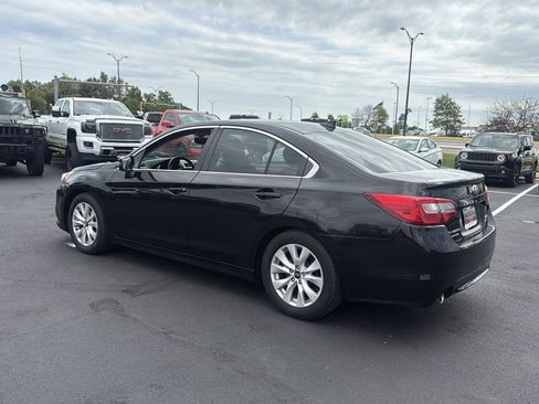 Used 2017 Subaru Legacy 2.5i Premium AWD/4WD image 3