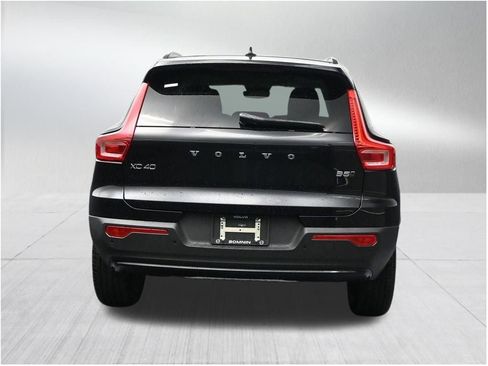 New 2026 Volvo XC40 B5 Ultra w/ Protection Package Premier AWD/4WD image 4