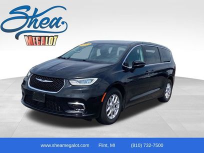 Used 2024 Chrysler Pacifica Touring-L