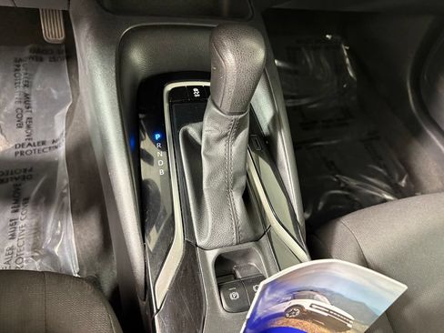 Used 2021 Toyota Corolla LE FWD image 19
