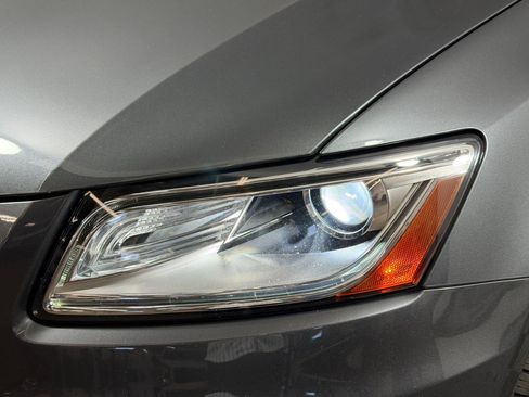 Used 2017 Audi Q5 2.0T Premium Plus w/ Technology Package AWD/4WD image 11
