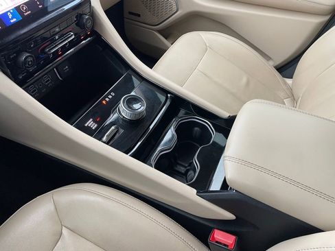 Used 2022 Jeep Grand Cherokee L Limited AWD/4WD image 20