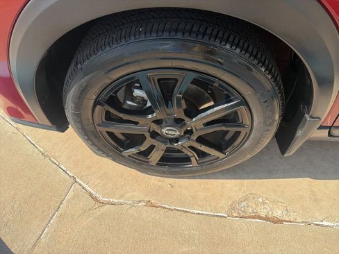 Used 2024 Nissan Kicks SR w/ SR Premium Package image 32