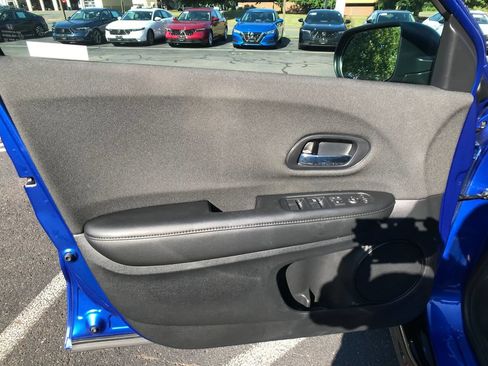 Certified 2022 Honda HR-V Sport image 17