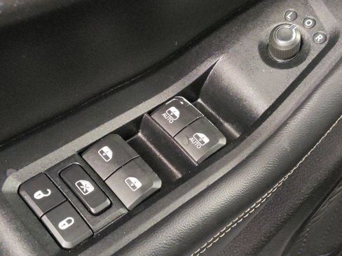 Used 2023 Jeep Grand Cherokee Altitude AWD/4WD image 27
