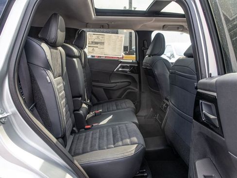 New 2024 Mitsubishi Outlander 4WD Plug-In Hybrid image 19