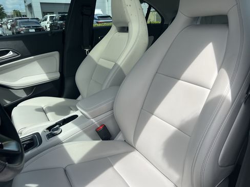 Used 2019 Mercedes-Benz CLA 250 image 16