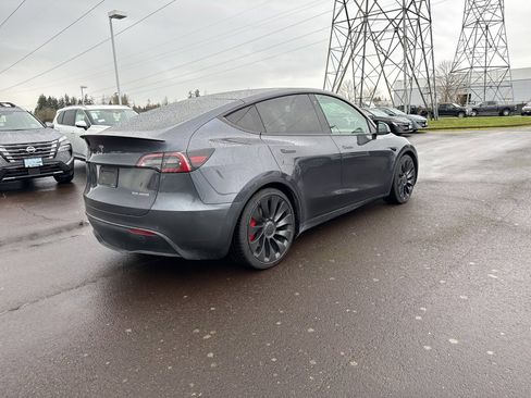 Used 2021 Tesla Model Y Performance image 5