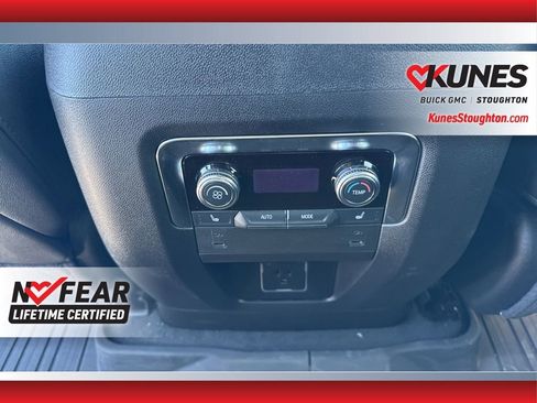 Used 2025 GMC Yukon AT4 w/ AT4 Premium Package image 31