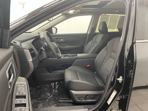 Used 2026 Nissan Rogue Platinum w/ Platinum Premium Package AWD/4WD image 11