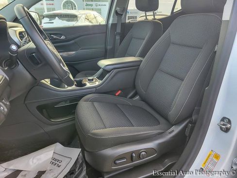 Certified 2022 GMC Acadia SLE w/ Driver Convenience Package image 9