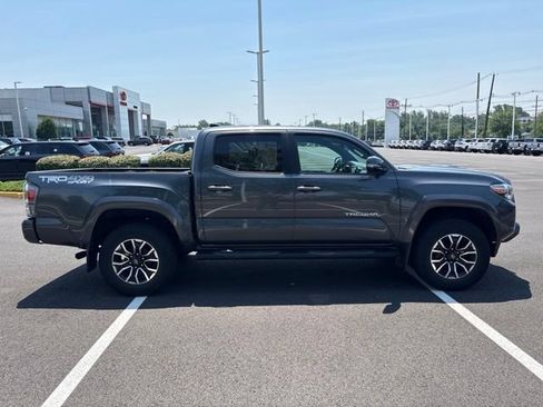 Certified 2023 Toyota Tacoma TRD Sport AWD/4WD image 9