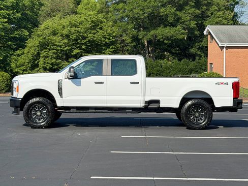 Used 2023 Ford F250 XL AWD/4WD image 2