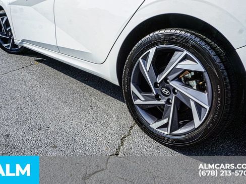 Used 2024 Hyundai Elantra Limited FWD image 16
