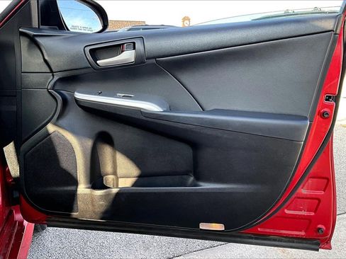 Used 2013 Toyota Camry SE image 25