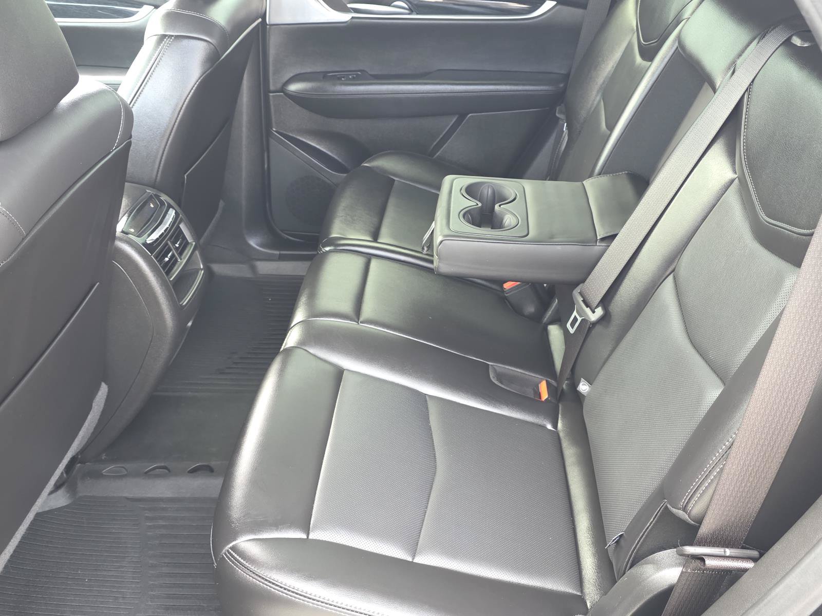 Certified 2024 Cadillac XT5 Premium Luxury FWD image 26