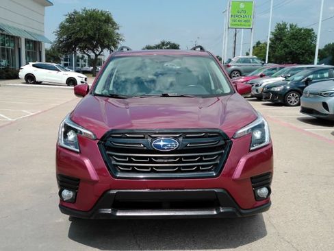 Used 2023 Subaru Forester Premium AWD/4WD image 3