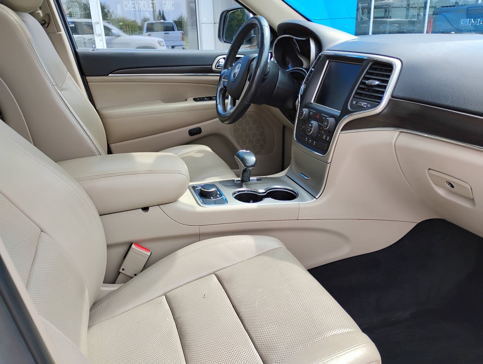 Used 2014 Jeep Grand Cherokee Limited w/ Luxury Group II AWD/4WD image 19