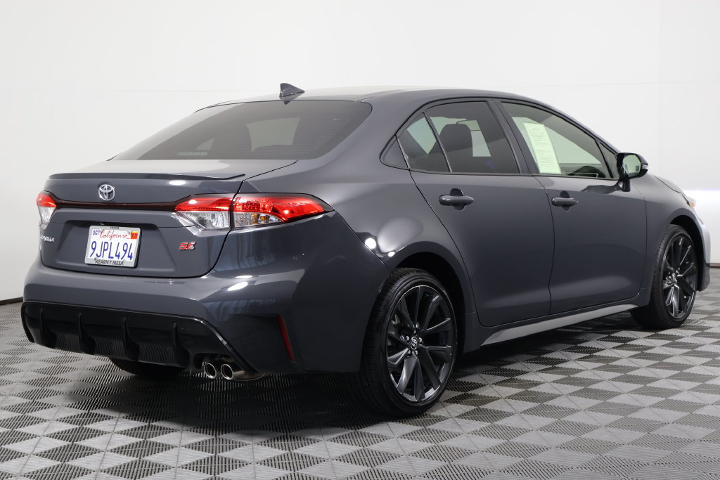 Used 2024 Toyota Corolla SE w/ SE Premium Package FWD image 4
