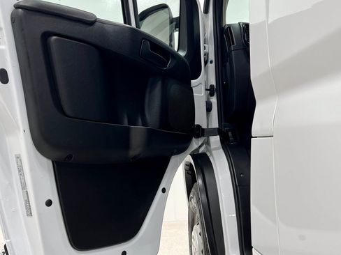 Used 2023 RAM ProMaster 2500 FWD image 14