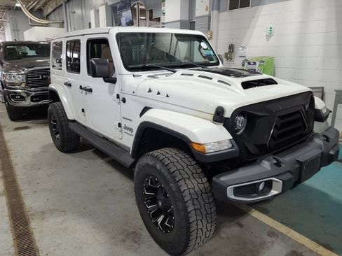 Used 2018 Jeep Wrangler Unlimited Sahara AWD/4WD image 1