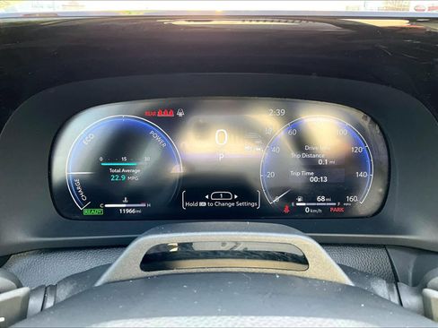 Used 2025 Toyota Crown Platinum image 25