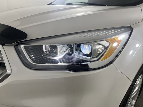 Used 2019 Ford Escape Titanium image 26