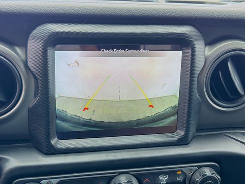 Used 2023 Jeep Wrangler Unlimited w/ 8.4" Radio Group AWD/4WD image 10