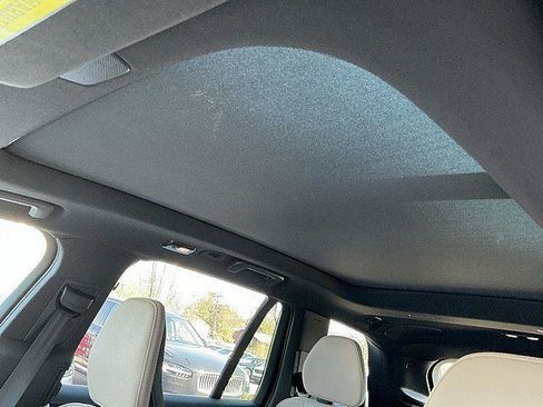 New 2026 Volvo XC90 T8 Plus w/ Protection Package Premier AWD/4WD image 17