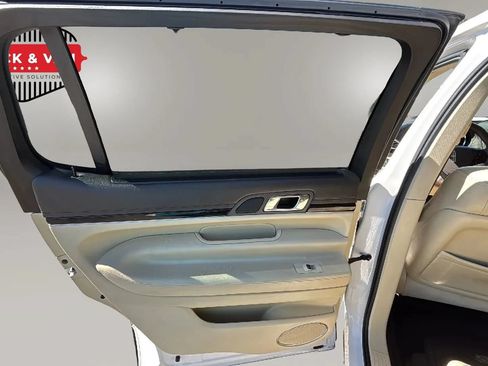 Used 2019 Lincoln MKT AWD image 31