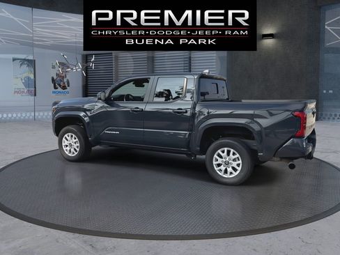 Used 2024 Toyota Tacoma SR5 w/ SR5 Upgrade Package image 6