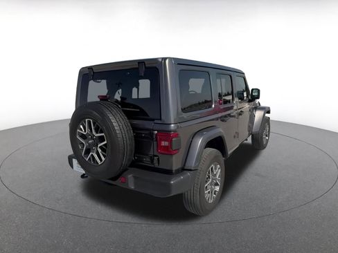 Used 2025 Jeep Wrangler Sahara image 12