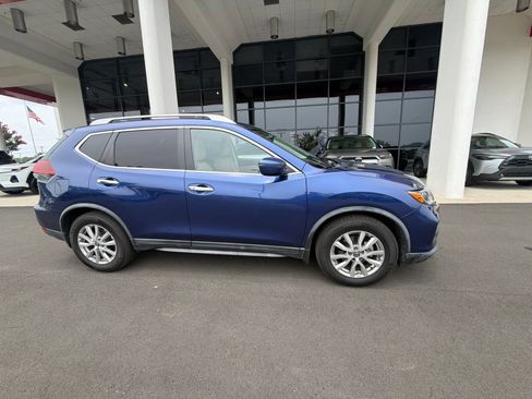 Used 2018 Nissan Rogue SV FWD image 13