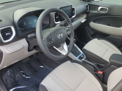 Used 2025 Hyundai Venue SEL FWD image 26