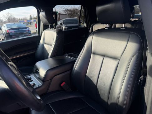 Used 2019 Ford Expedition XLT w/ Equipment Group 202A image 17