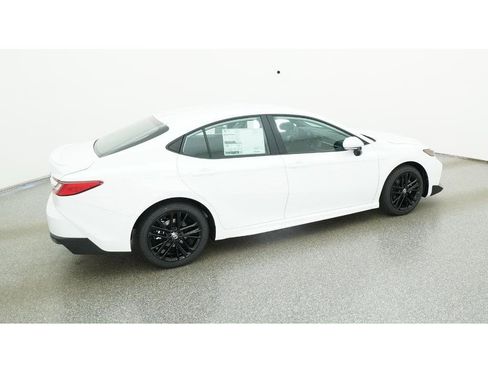 New 2026 Toyota Camry SE image 10