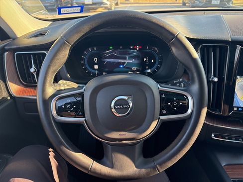 Used 2023 Volvo XC60 B5 Ultimate w/ Climate Package image 26
