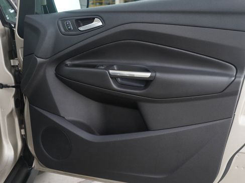 Used 2017 Ford C-MAX Titanium w/ Equipment Group 301A image 9